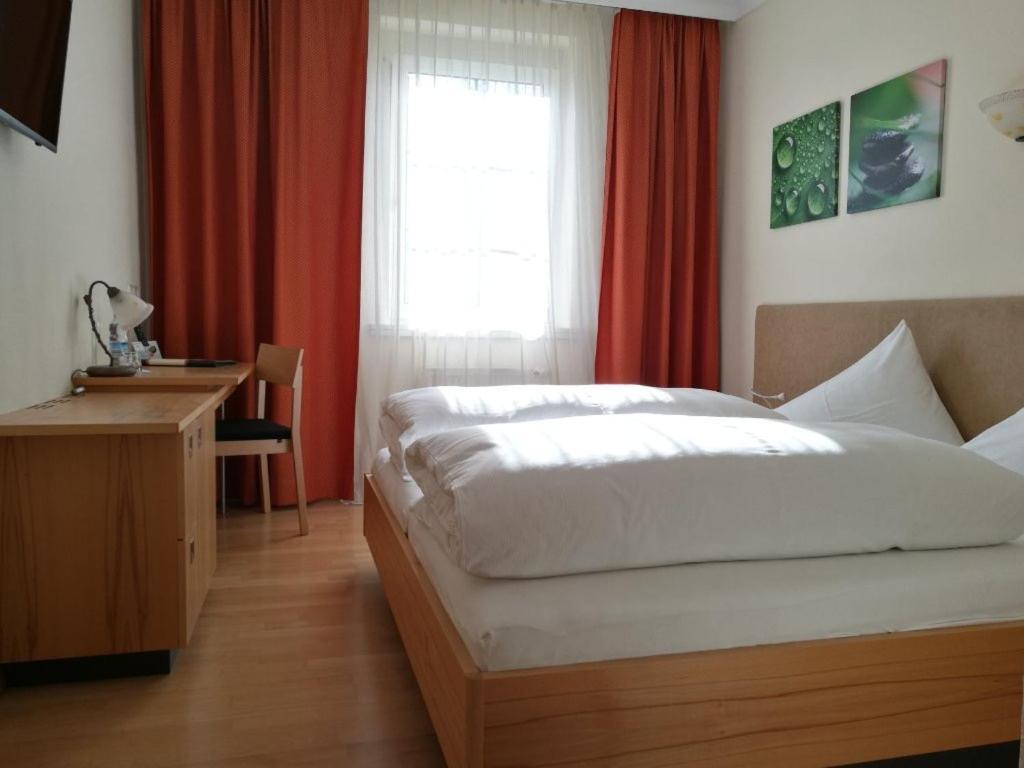 Zajazd Der Loewen, Loewen Betriebs- Und Management Gmbh *